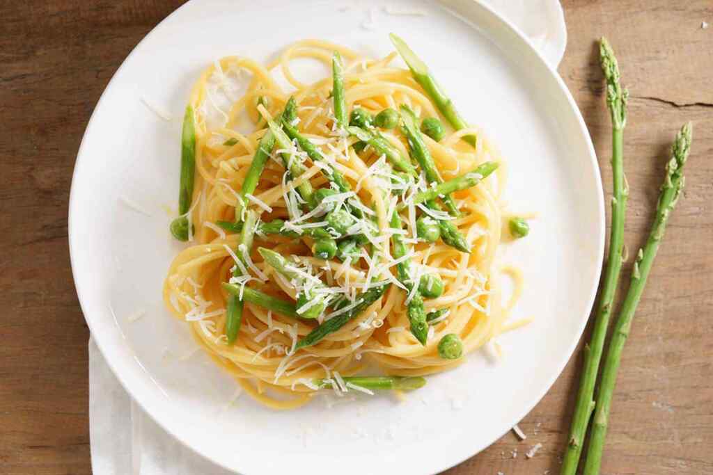 Carbonara di asparagi vegetariana