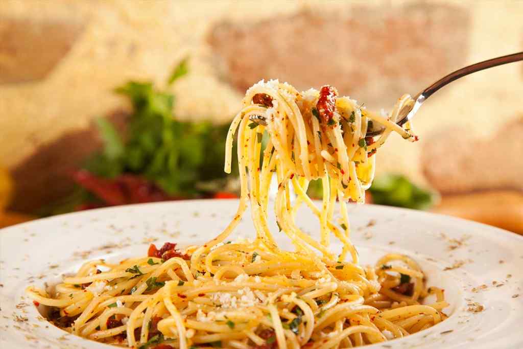 spaghetti aglio olio e peperoncino alla romana
