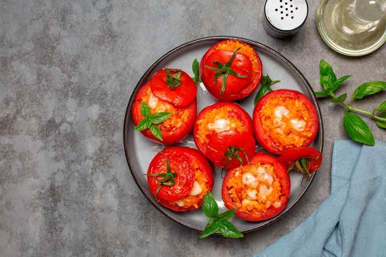 Pomodori ripieni con il riso: la ricetta